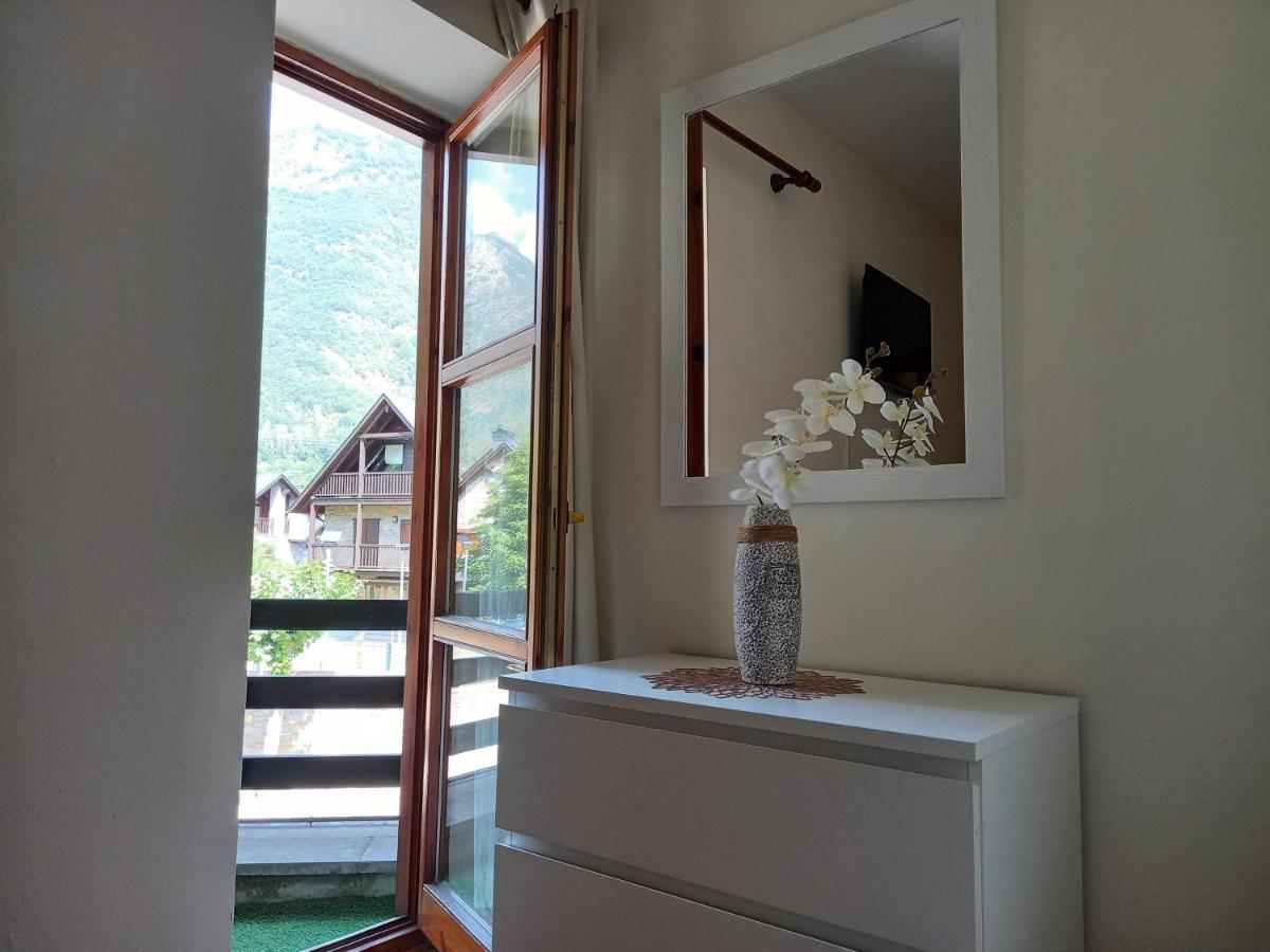 Pyros De Benas Apartment Benasque Ngoại thất bức ảnh